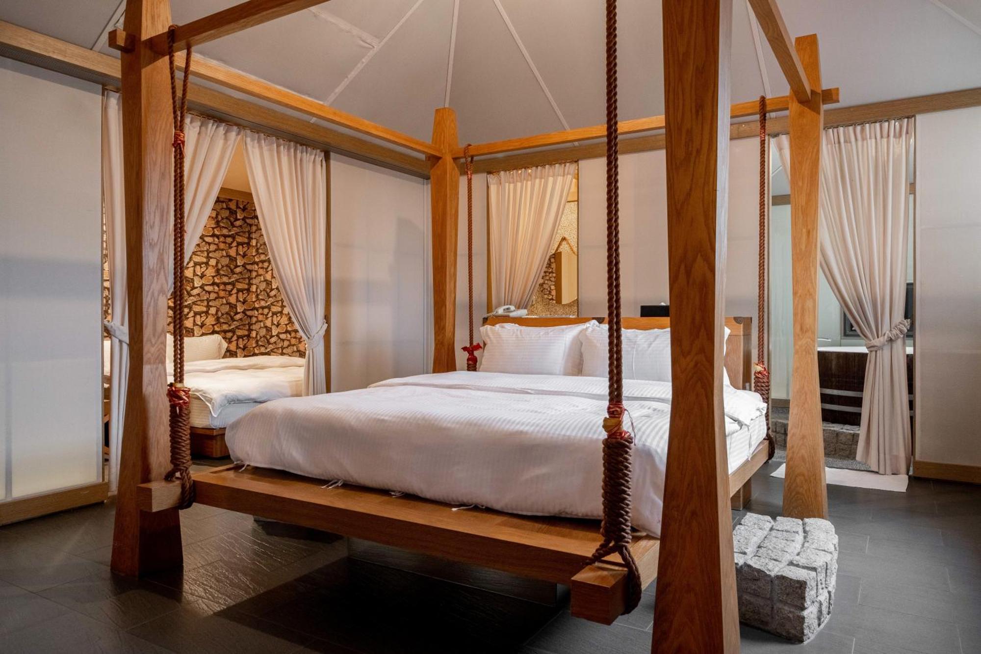 Tian Xia Ju Motel Yilan Room photo