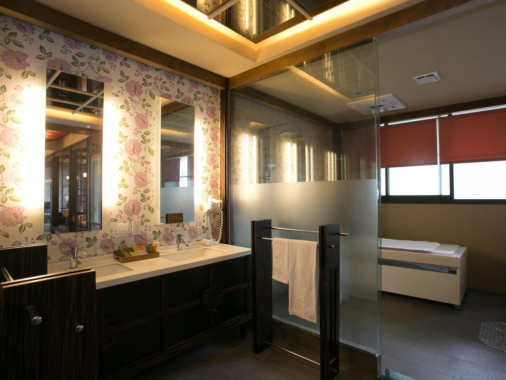 Tian Xia Ju Motel Yilan Exterior photo