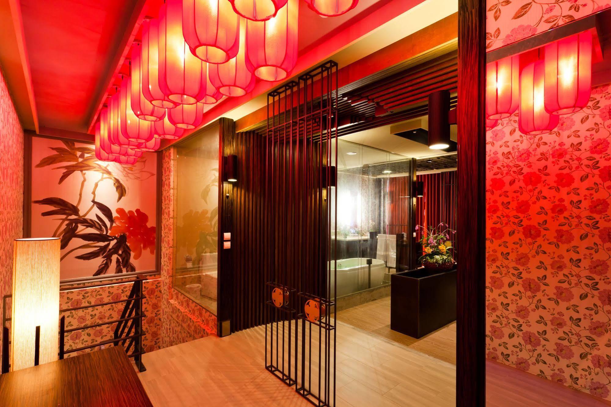 Tian Xia Ju Motel Yilan Exterior photo