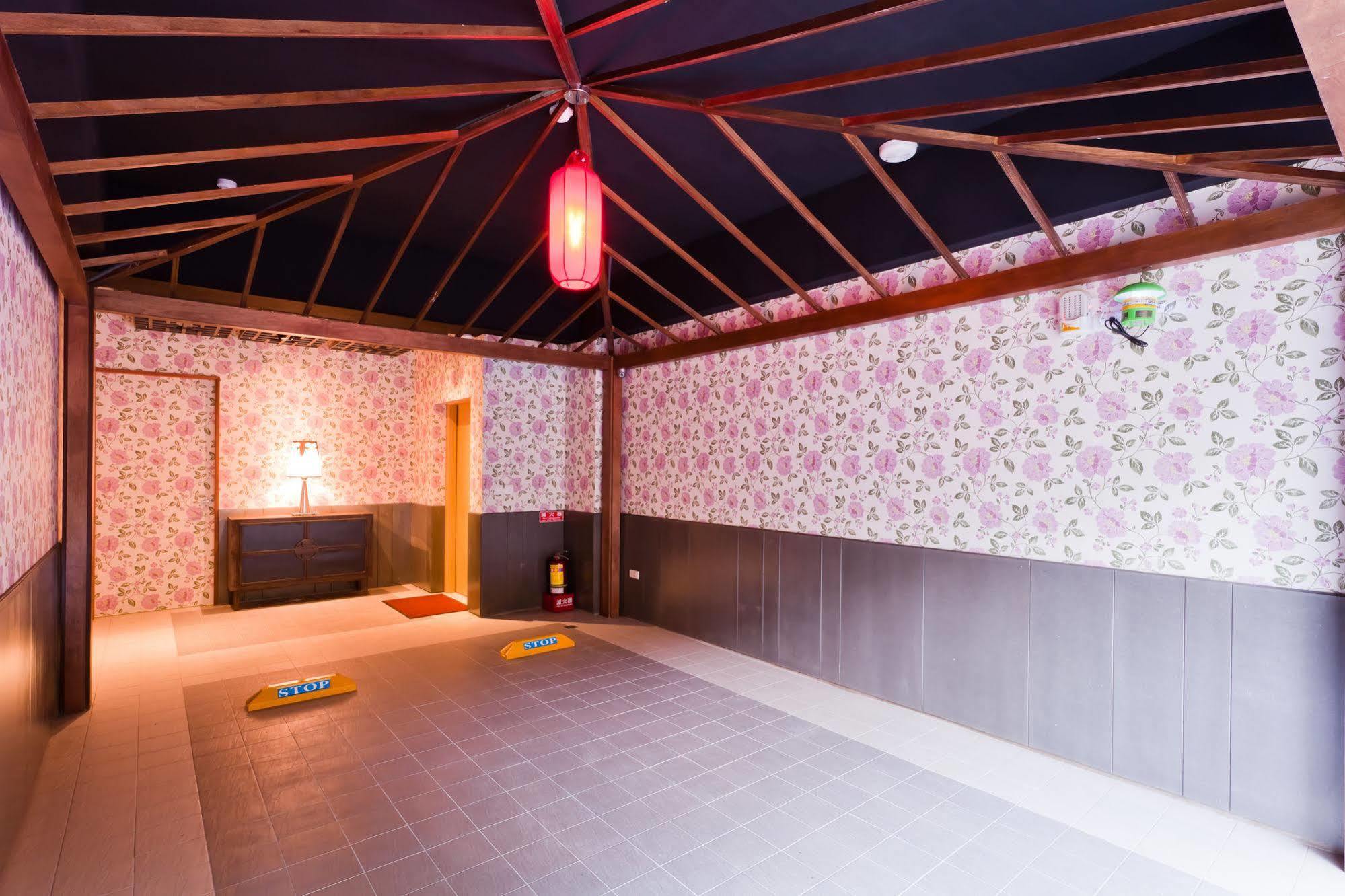 Tian Xia Ju Motel Yilan Exterior photo