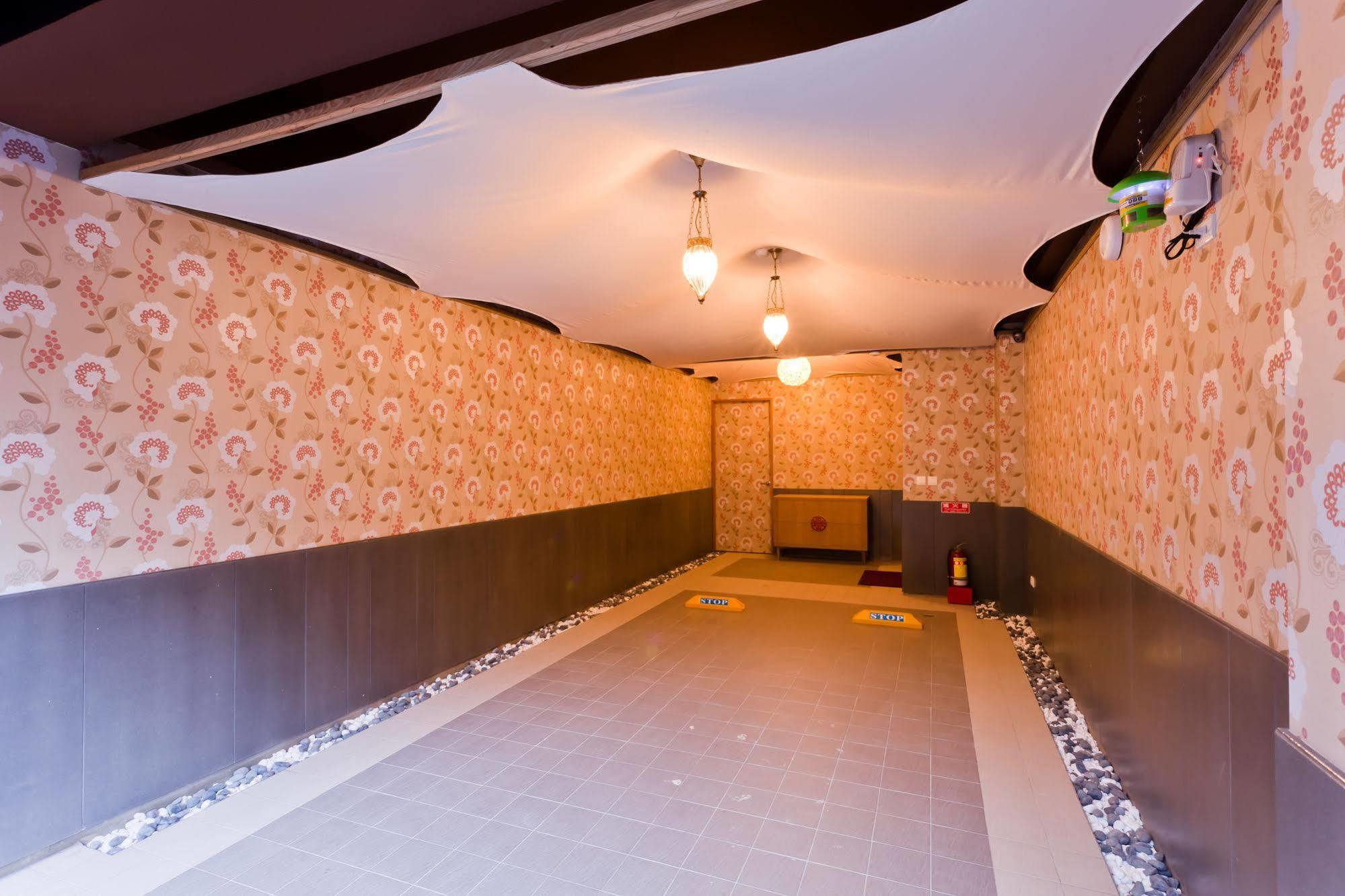 Tian Xia Ju Motel Yilan Exterior photo