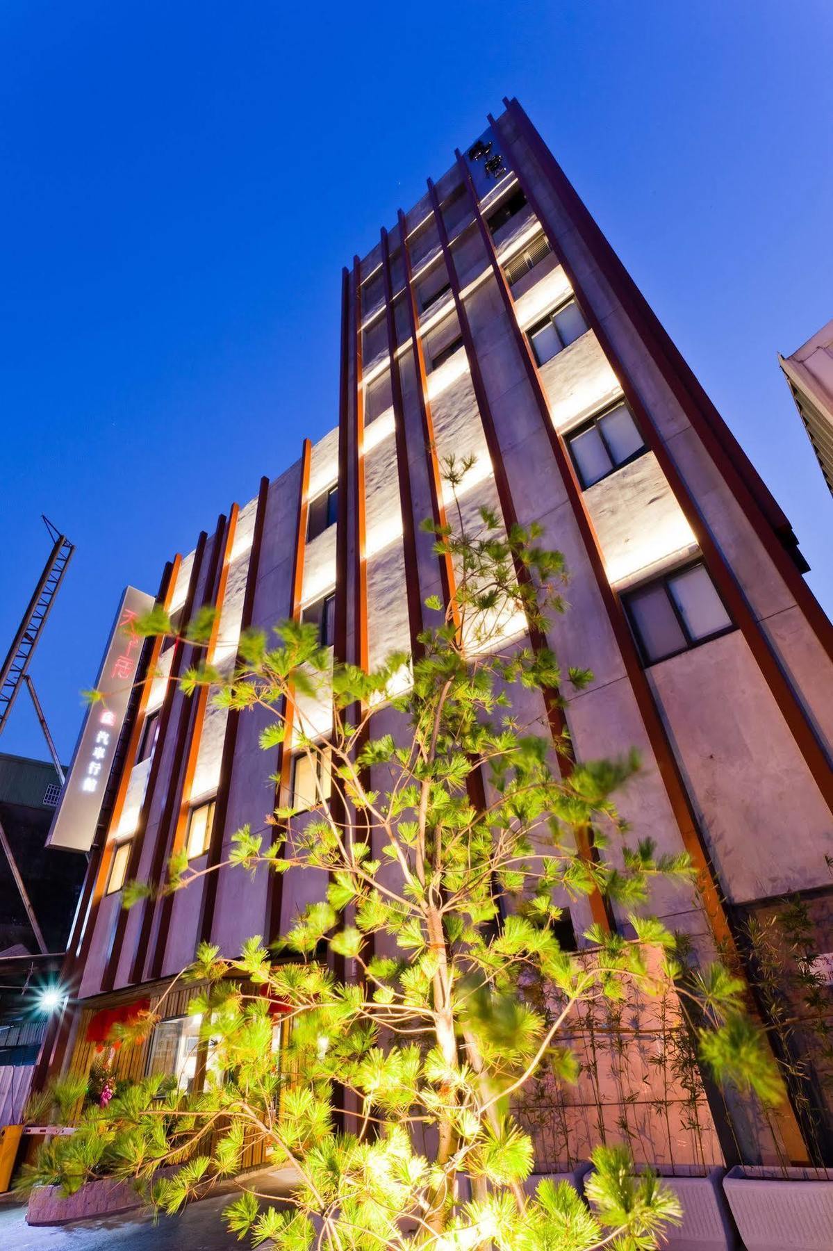 Tian Xia Ju Motel Yilan Exterior photo